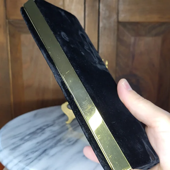 Elegant Black Velvet Clutch - Picture 9 of 16